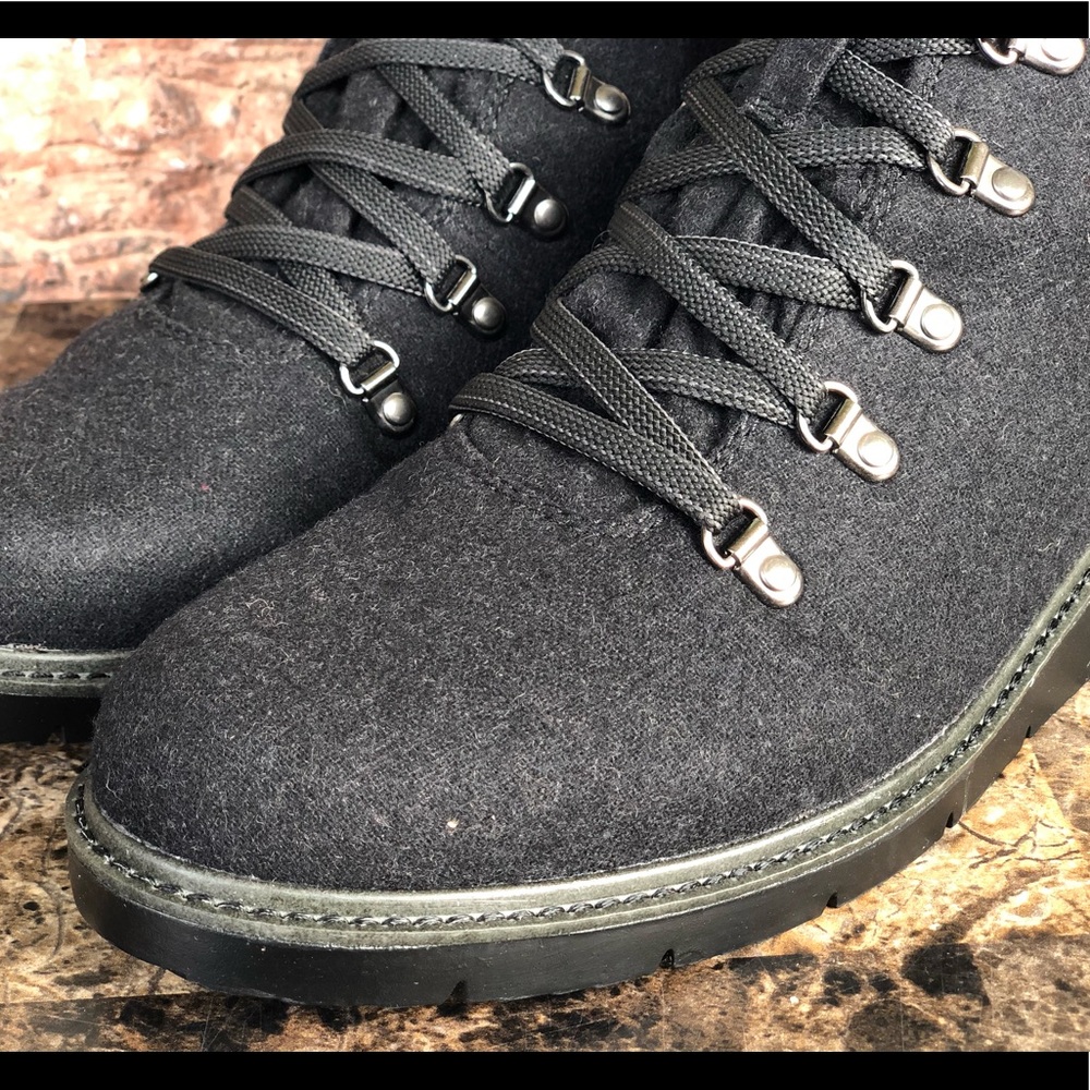 NEW Dr. Scholl's Women's waterproof Sentinel Boots - Picture 11 of 16